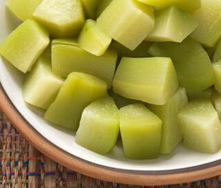 preparing-chayote-cubed-main-pic