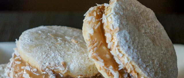 Edible Holiday Gifts: Alfajores