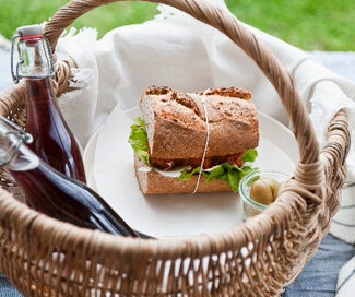 How to Pack the Perfect Picnic
