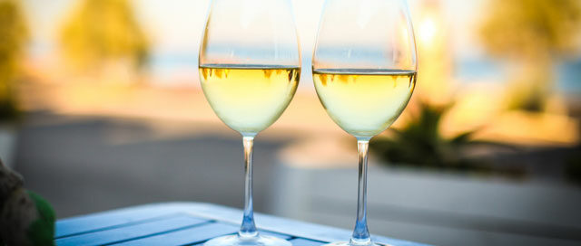 Summer Sips: Refreshing Whites from Argentina and Spain