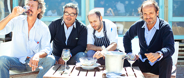 loshuellos-group-shot-by-eric-wolfingermain