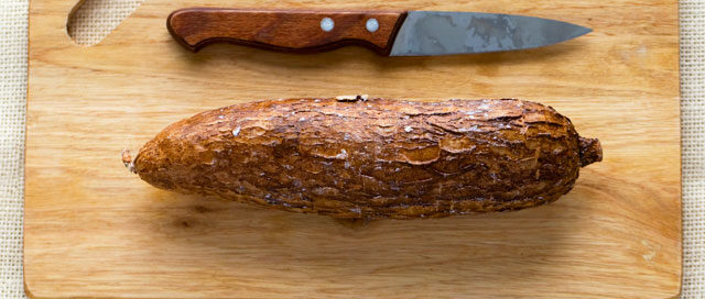 Video: How to Cut and Peel Cassava