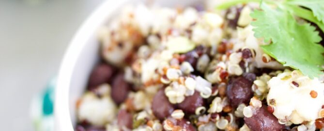 ensalada-de-hominy-y-frijol-negro