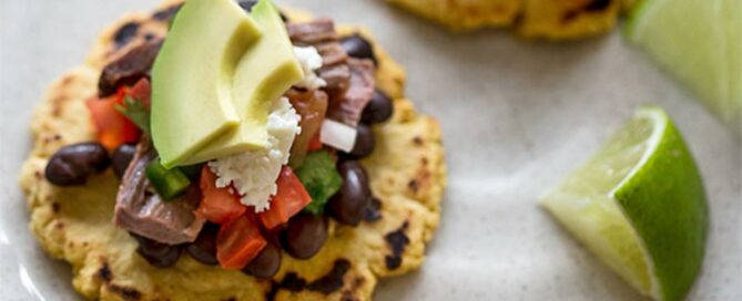 hab_mini-sopes-de-carne-asada-con-aguacate-y-queso-fresco_-1-9-15_main