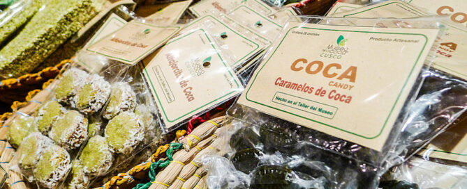 kmvis-per-coca_candy