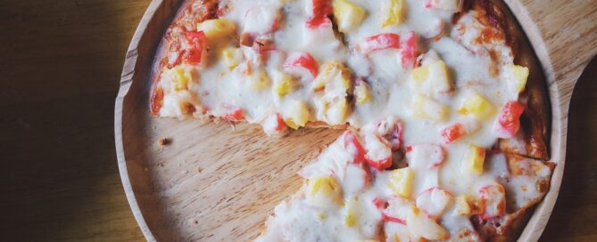 Iceland’s President Stirs Up Pineapple Pizza Debate