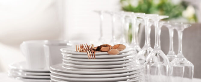 8 Decorating Tips for Setting a Memorable Summer Party Table