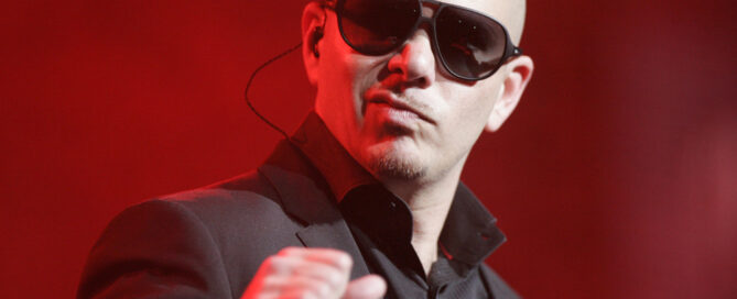 pitbull is opening a Miami restaurant